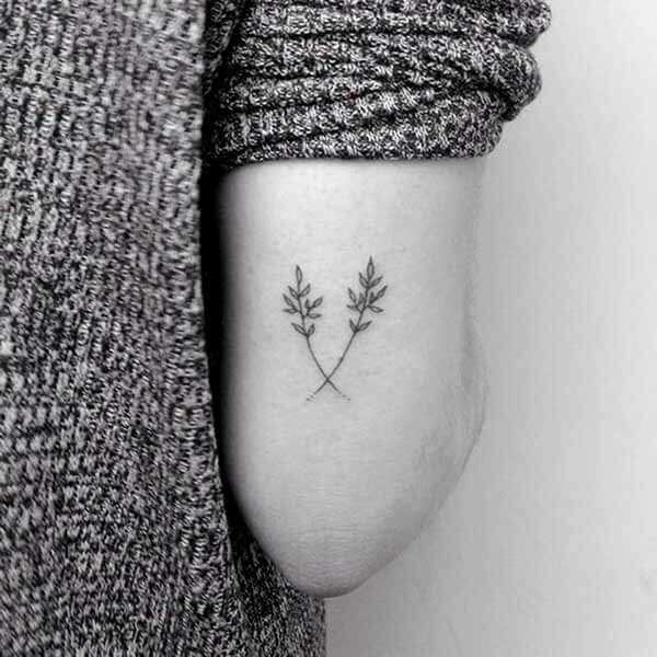 тату цветка на руке