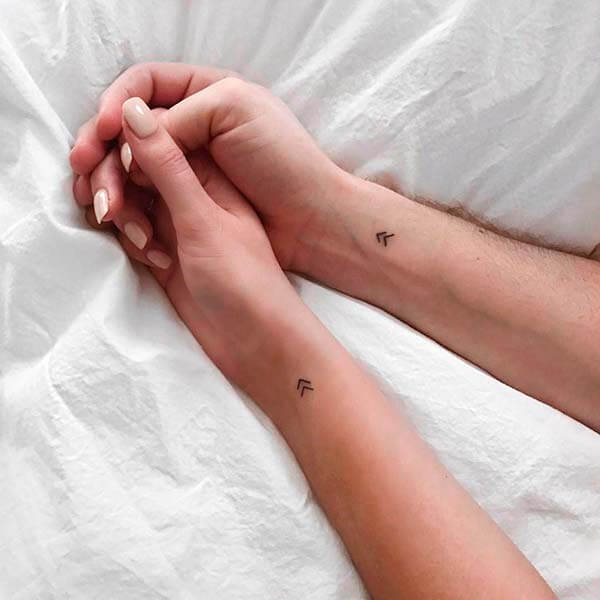 тату стрелочек на руке