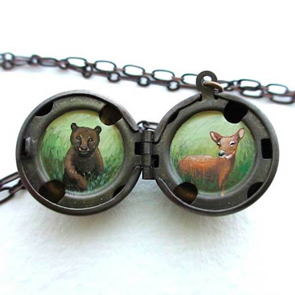 кулон с рисунком