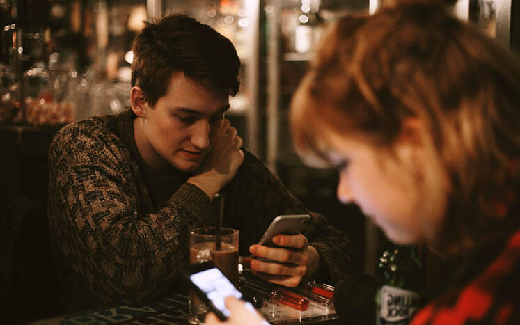 зависимость от телефона