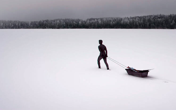 замерзшее озеро