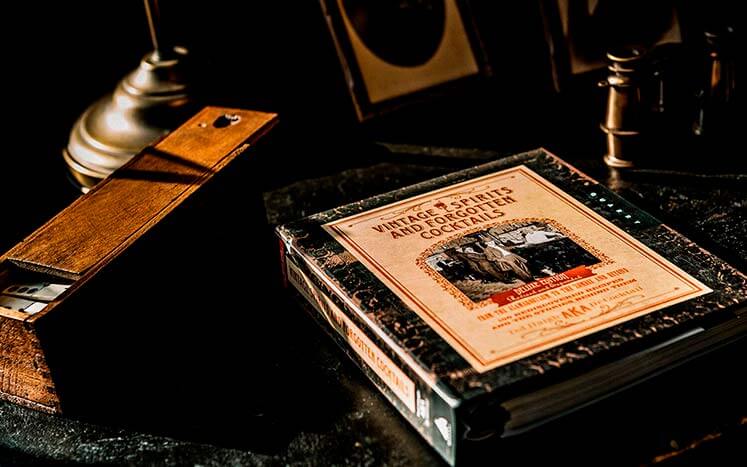 старинная книга