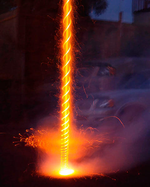 как взлетатет фейерверк